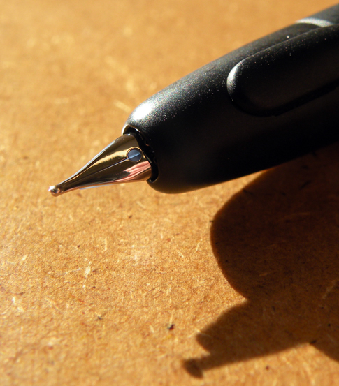Here's what the regular 18k M nib looks like, for your reference